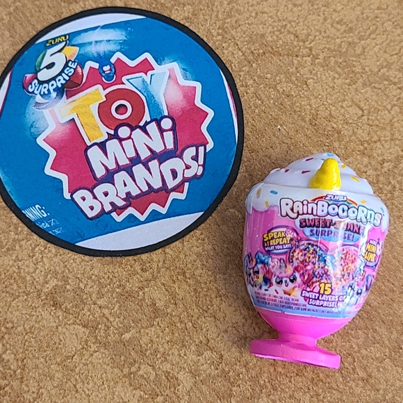 Zuru Toys Zuru Toy Mini Brand Collectors Toy Rainbocorns Sweet